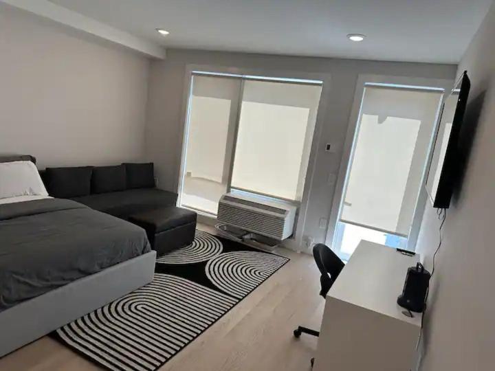 Luxury For Nyc Visit Jersey 7 Min Walk Nyc Train Station Apartment